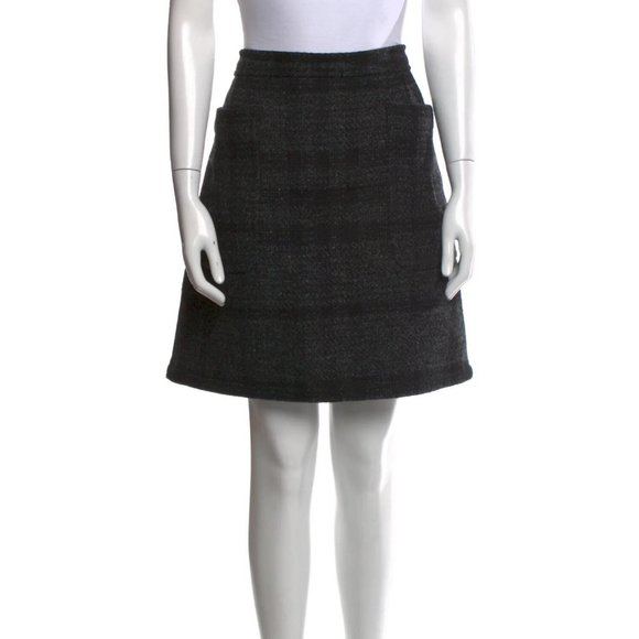 BURBERRY GRAY AND BLACK CHECK WOOL SKIRT